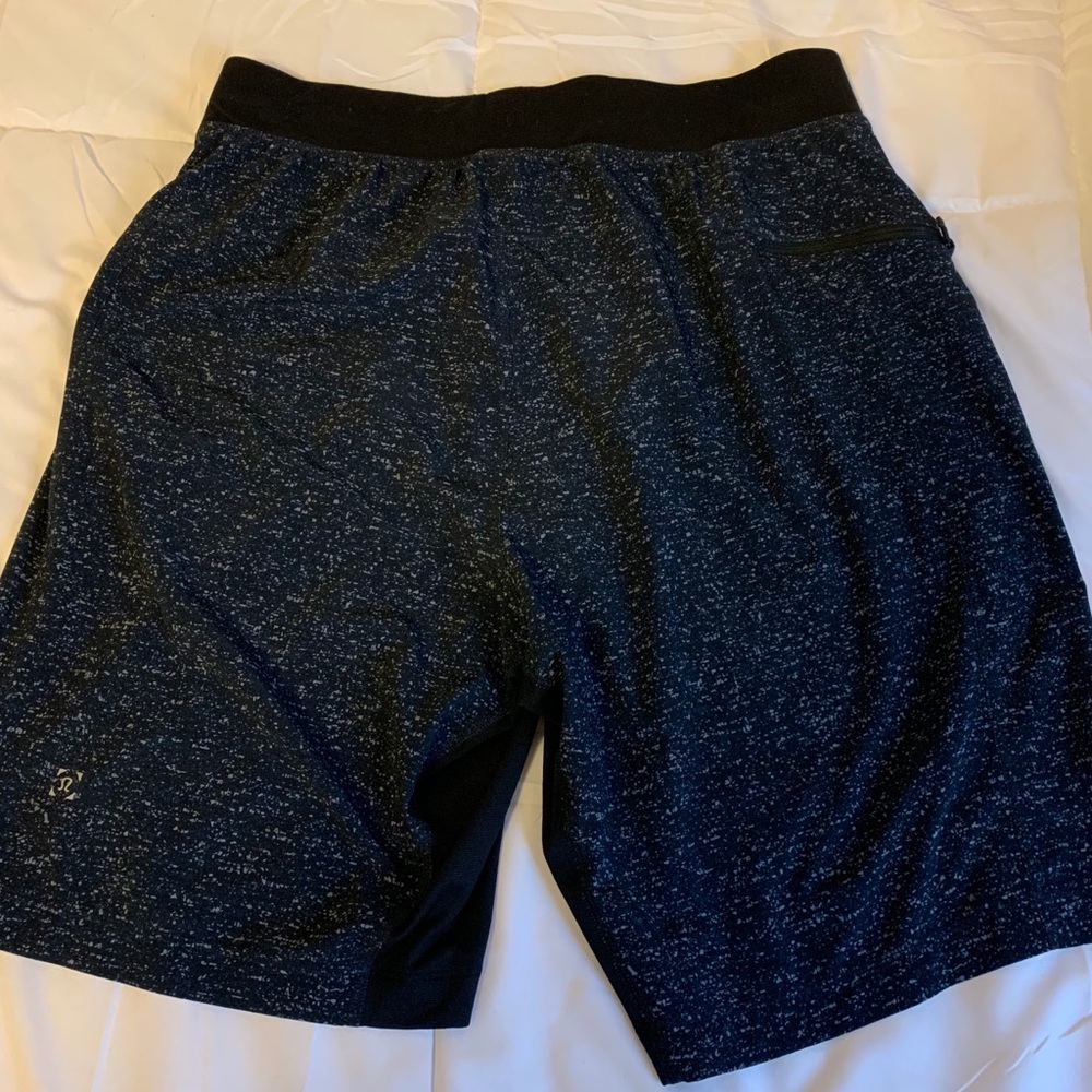 Men’s Lululemon shorts 7”